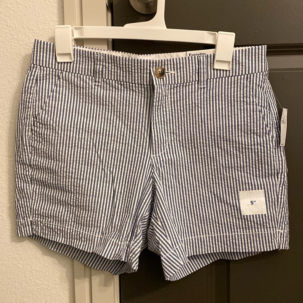 Old Navy pinstripe every day short, 5 inch inseam
